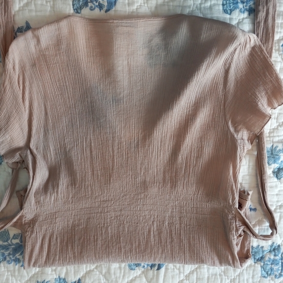 Cute Tunic Top with Bow in the Back - Picture 7 of 15